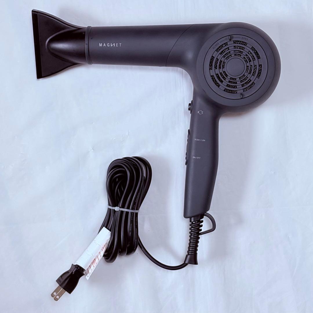 ホリスティックキュアーズ　マグネットヘアプロ ドライヤーエアリー軽量、艶髪、即乾