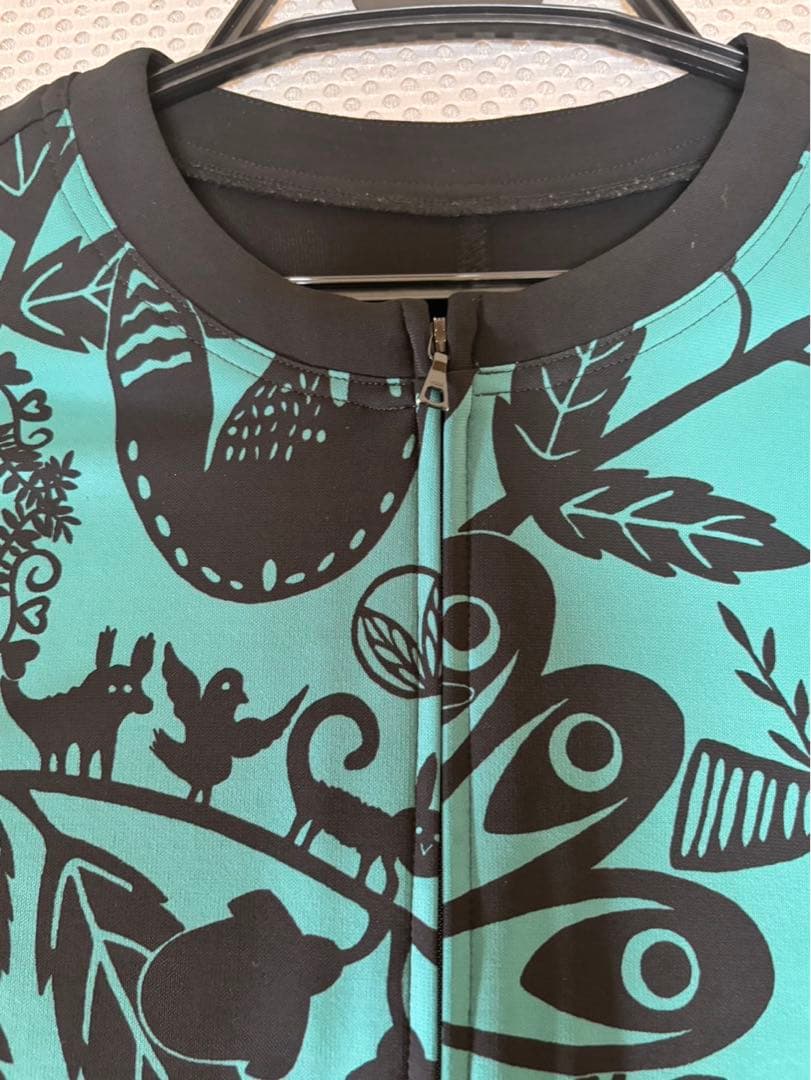 『美品』⭐️トクコプルミエヴォル⭐️黒地に木やお花鳥等柄裾レース豪華チュニック❣️