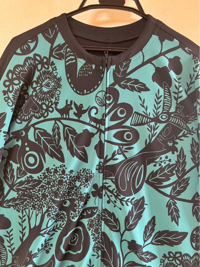 『美品』⭐️トクコプルミエヴォル⭐️黒地に木やお花鳥等柄裾レース豪華チュニック❣️