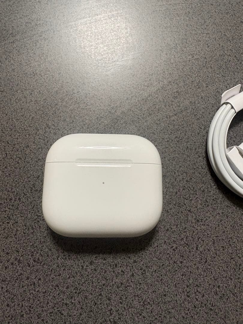Apple AirPods (第３世代) 箱無し　ほぼ新品