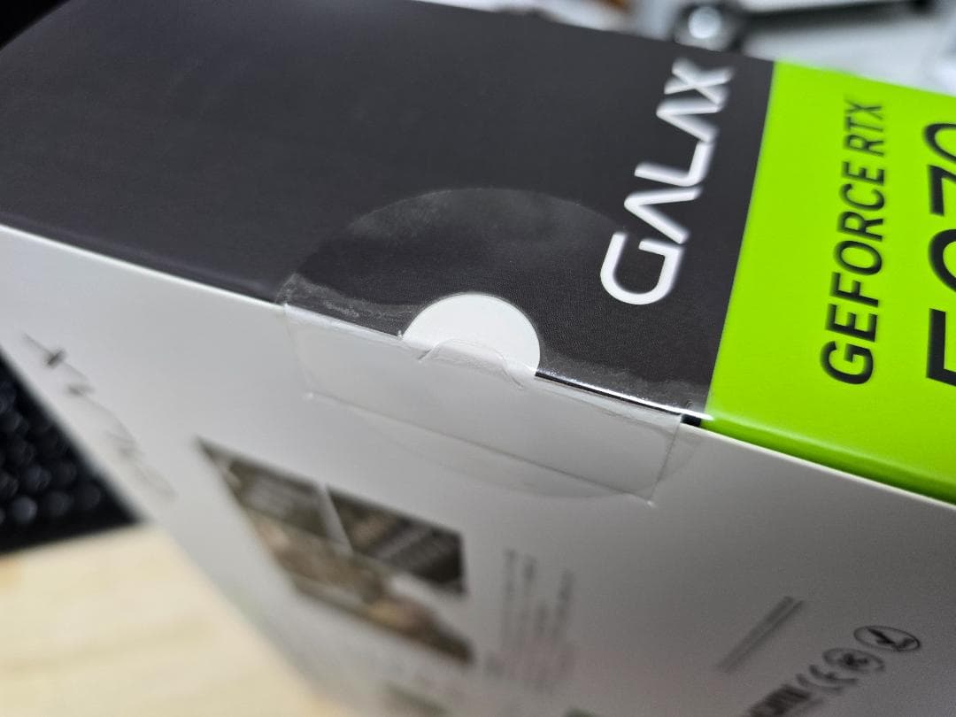 玄人志向　RTX5070 WHITE 新品未開封