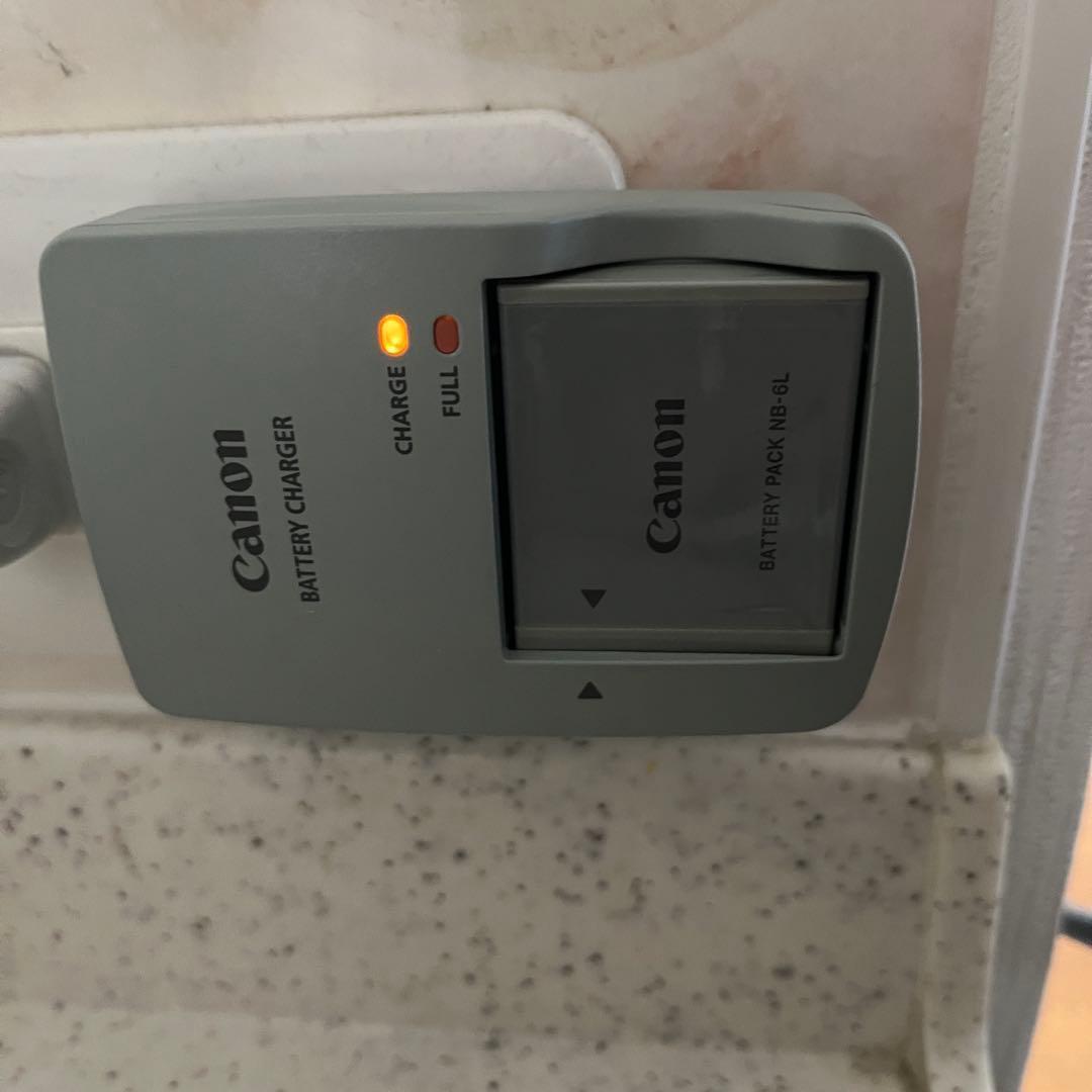 Canon IXY Digital 110 IS オレンジ　デジカメ　キャノン