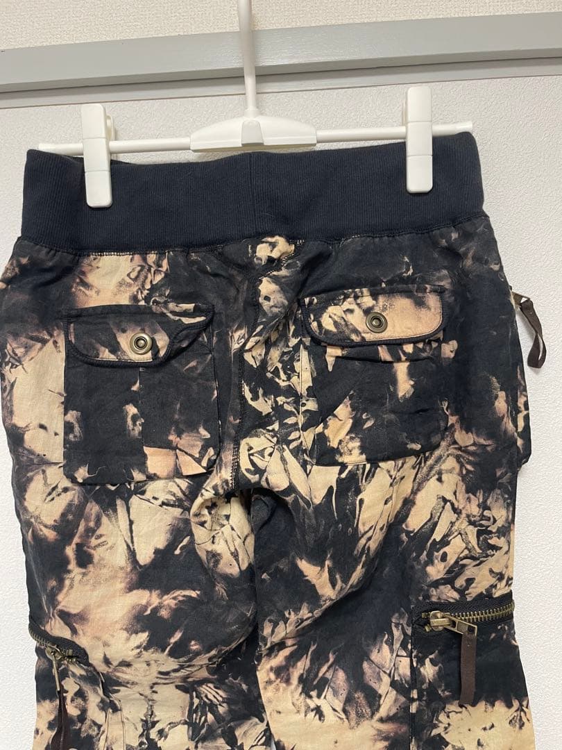 GOA カーゴパンツ 黒とベージュ タイダイ柄