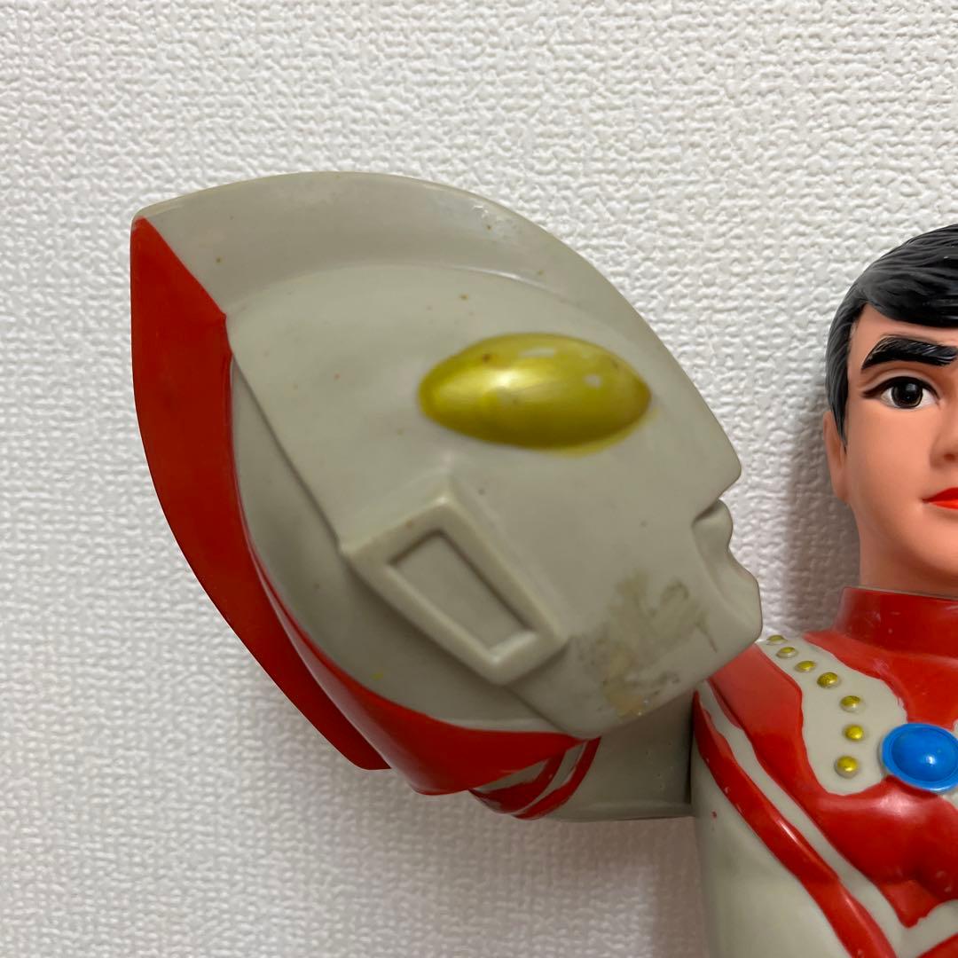 カ*ラ様 ウルトラマン 可動式フィギュア ヘルメット付き　ゾフィー　面取れ　ソフ