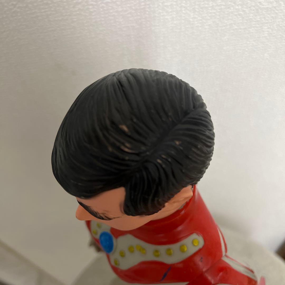 カ*ラ様 ウルトラマン 可動式フィギュア ヘルメット付き　ゾフィー　面取れ　ソフ