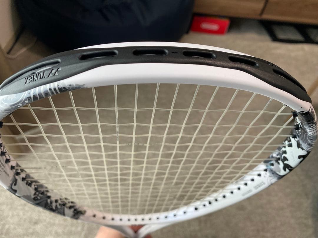 ソフトテニス　YONEX ジオブレイク80sホワイト