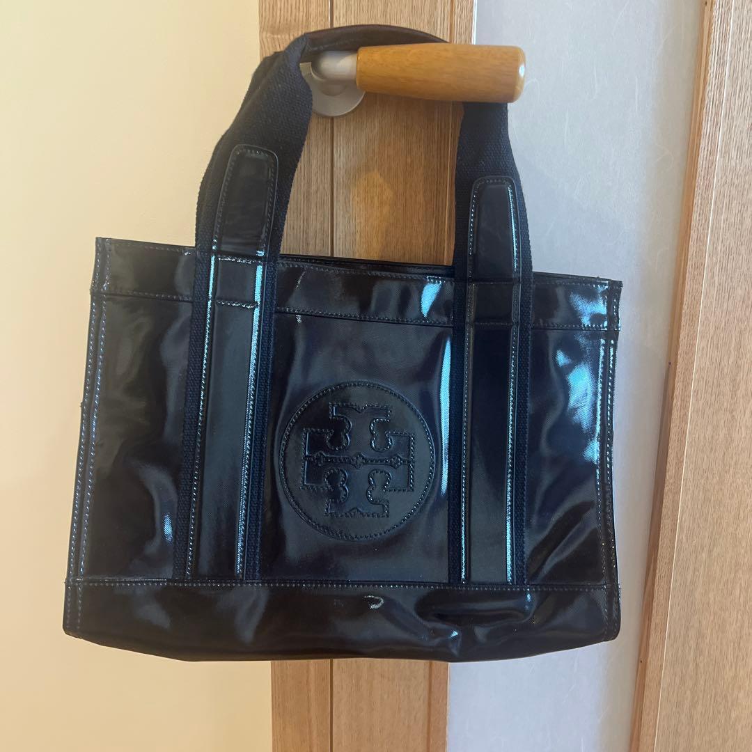 美品　未使用　tory burchトリーバーチ　エナメルバック　A４エラ