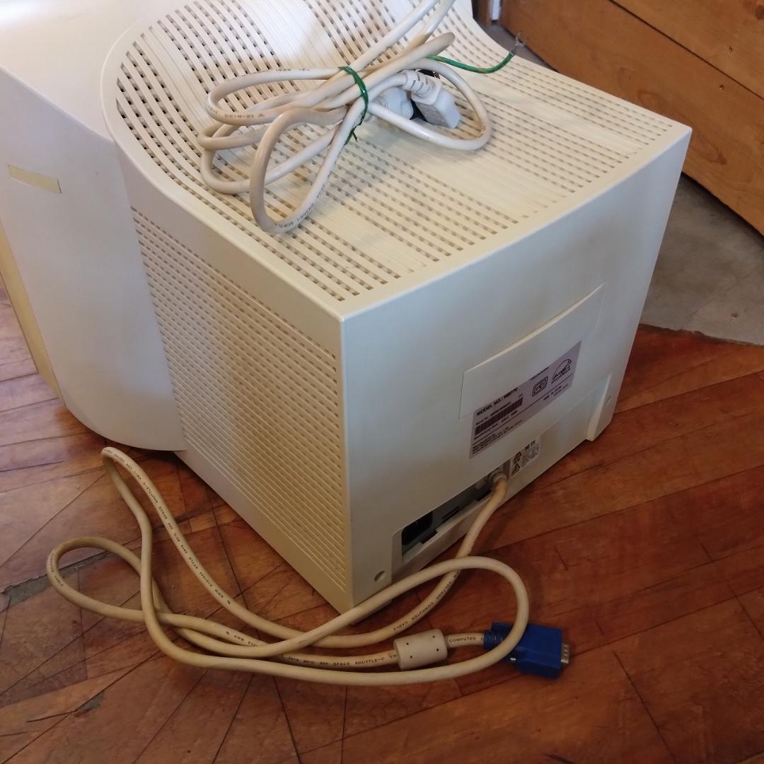 EPSON 17インチ CRTモニター WB770