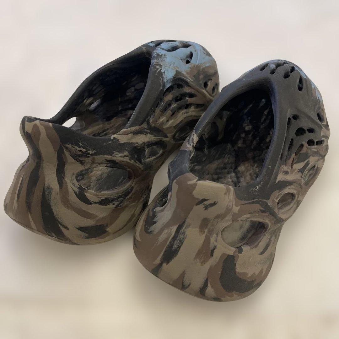 [アディダス] YEEZY FOAM RUNNER MX CINDER