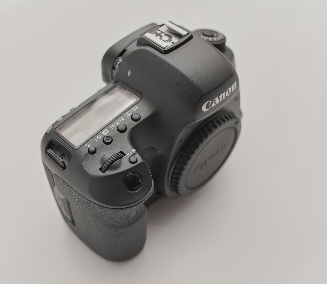 Canon EOS 5DS R 本体 EF20-35mm1:2.8レンズ