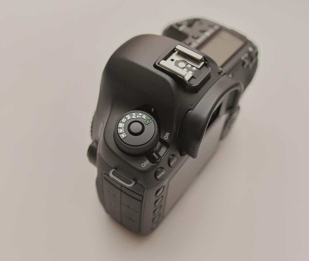 Canon EOS 5DS R 本体 EF20-35mm1:2.8レンズ