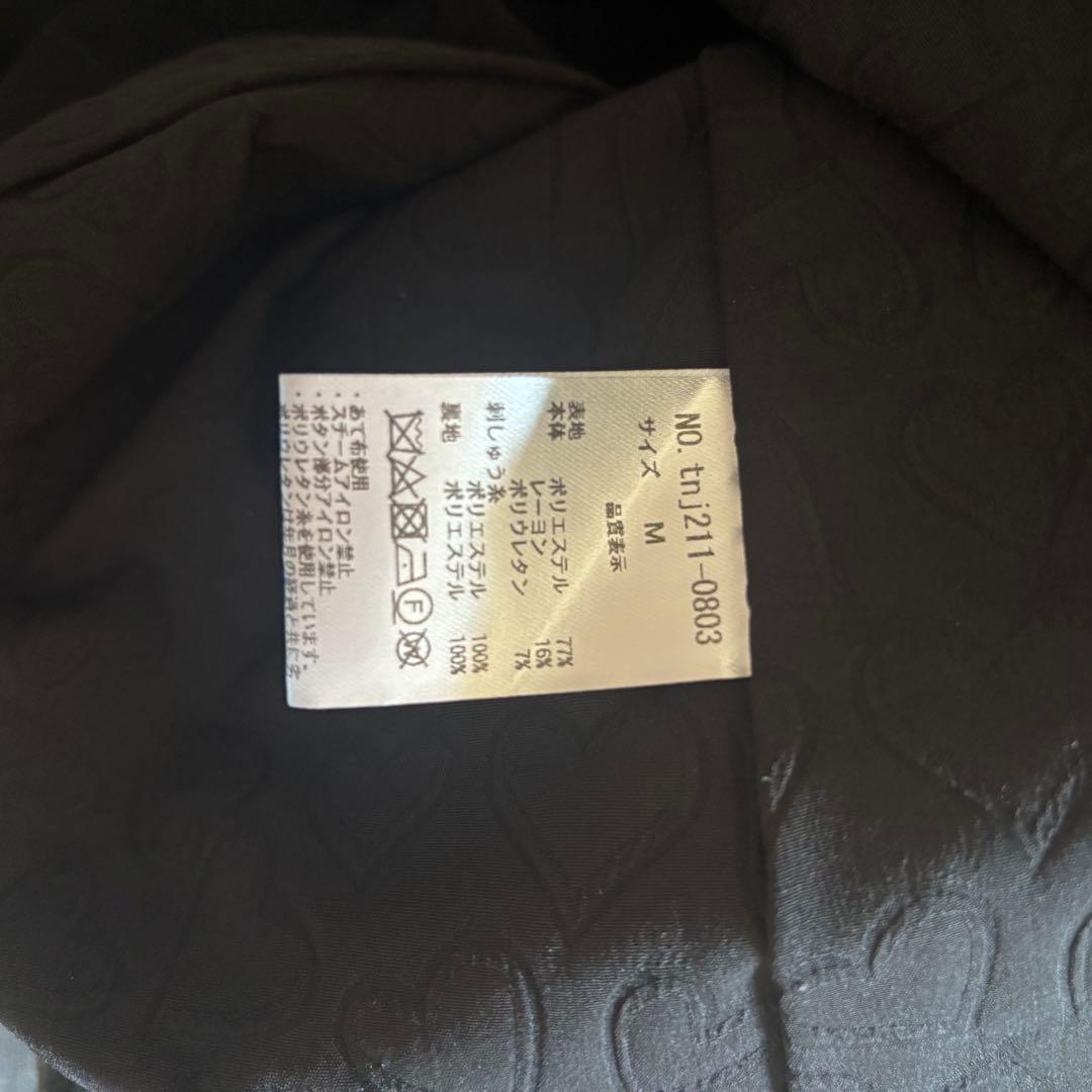 TINA：JOJUN ハート刺繍入り テーラードジャケット