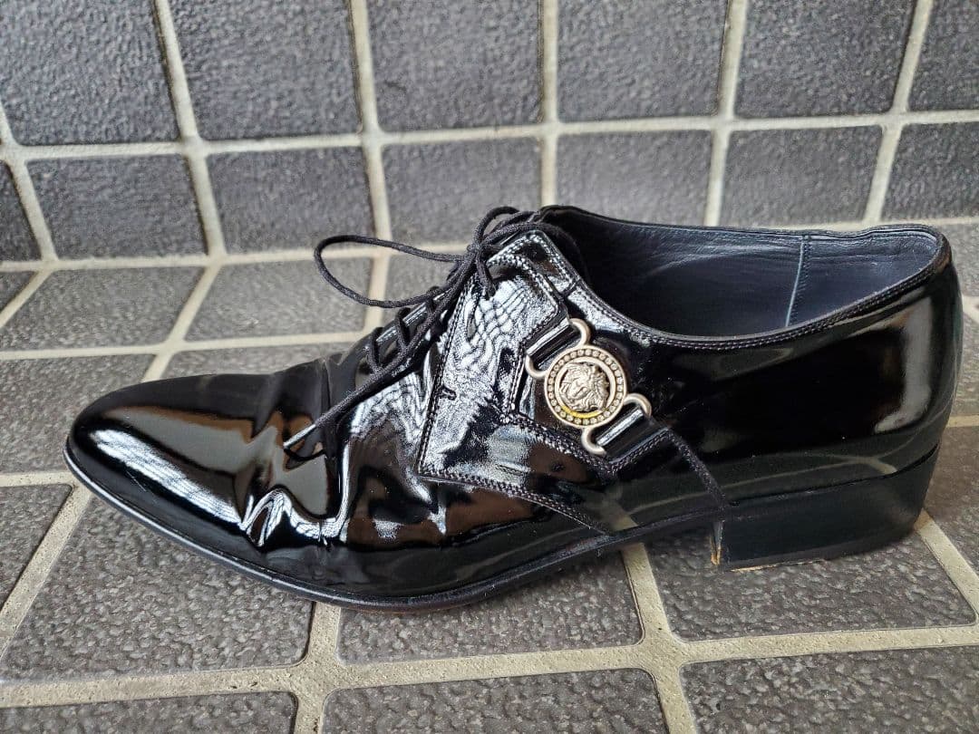 【美品】ジャンニヴェルサーチ靴　　 　エナメル　メデューサ