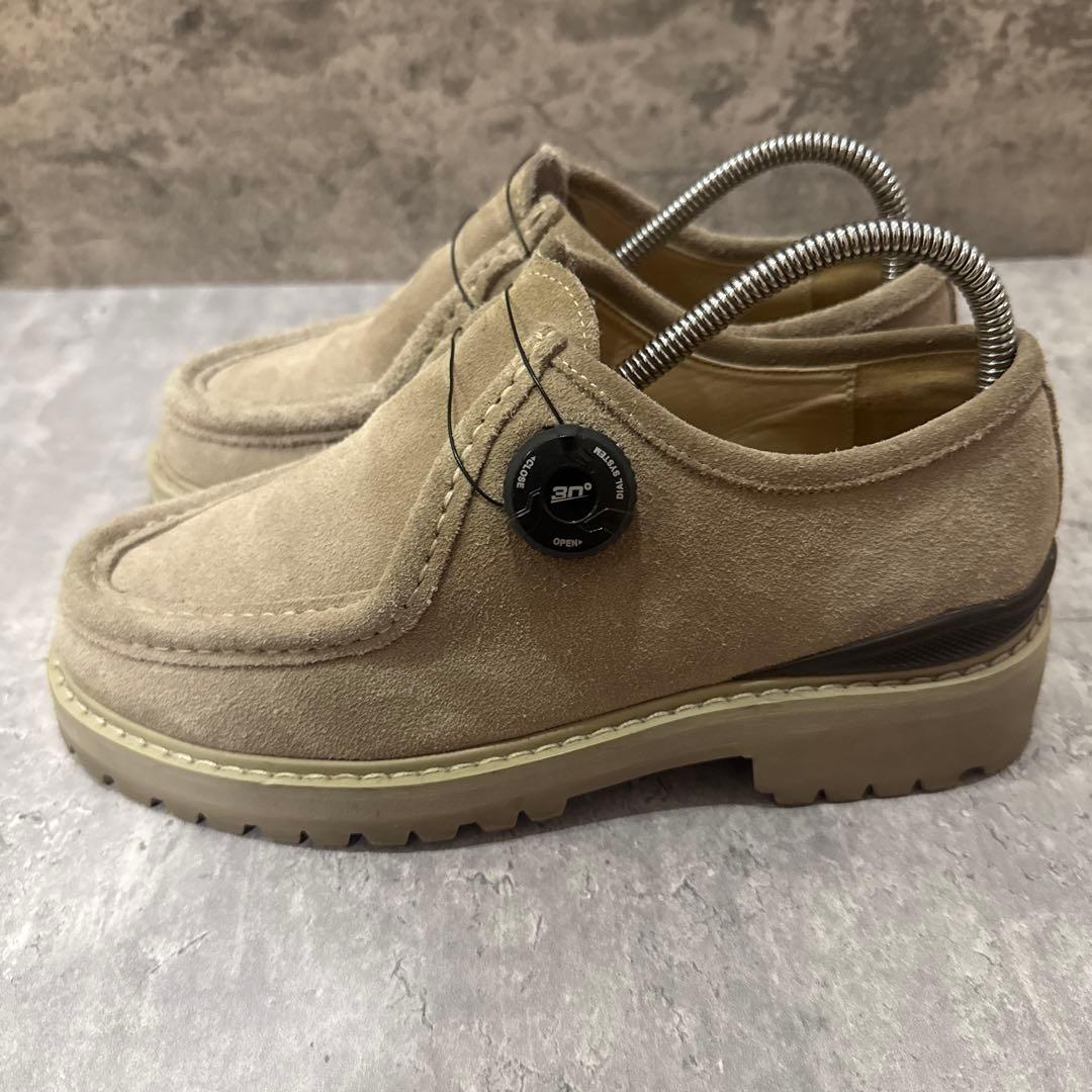 pg knock ベージュ スエード モカシン ダイヤル式　playground