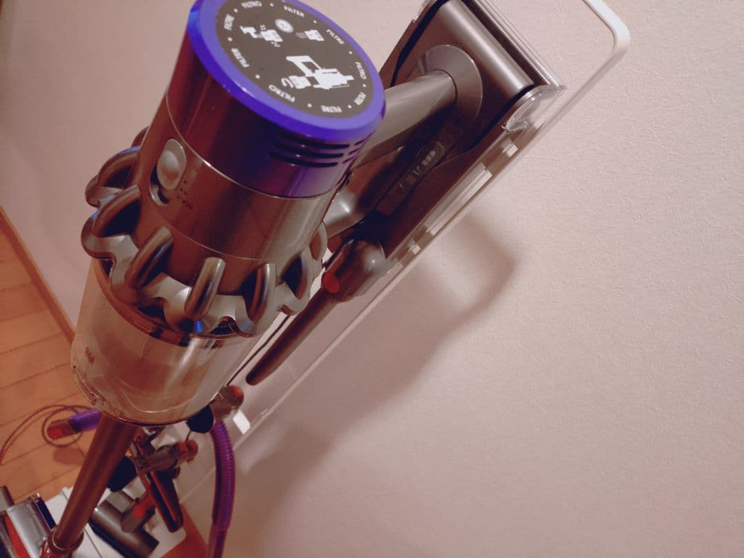 Dyson cyclone v10 fluffy+ SV12　掃除機ツール9種