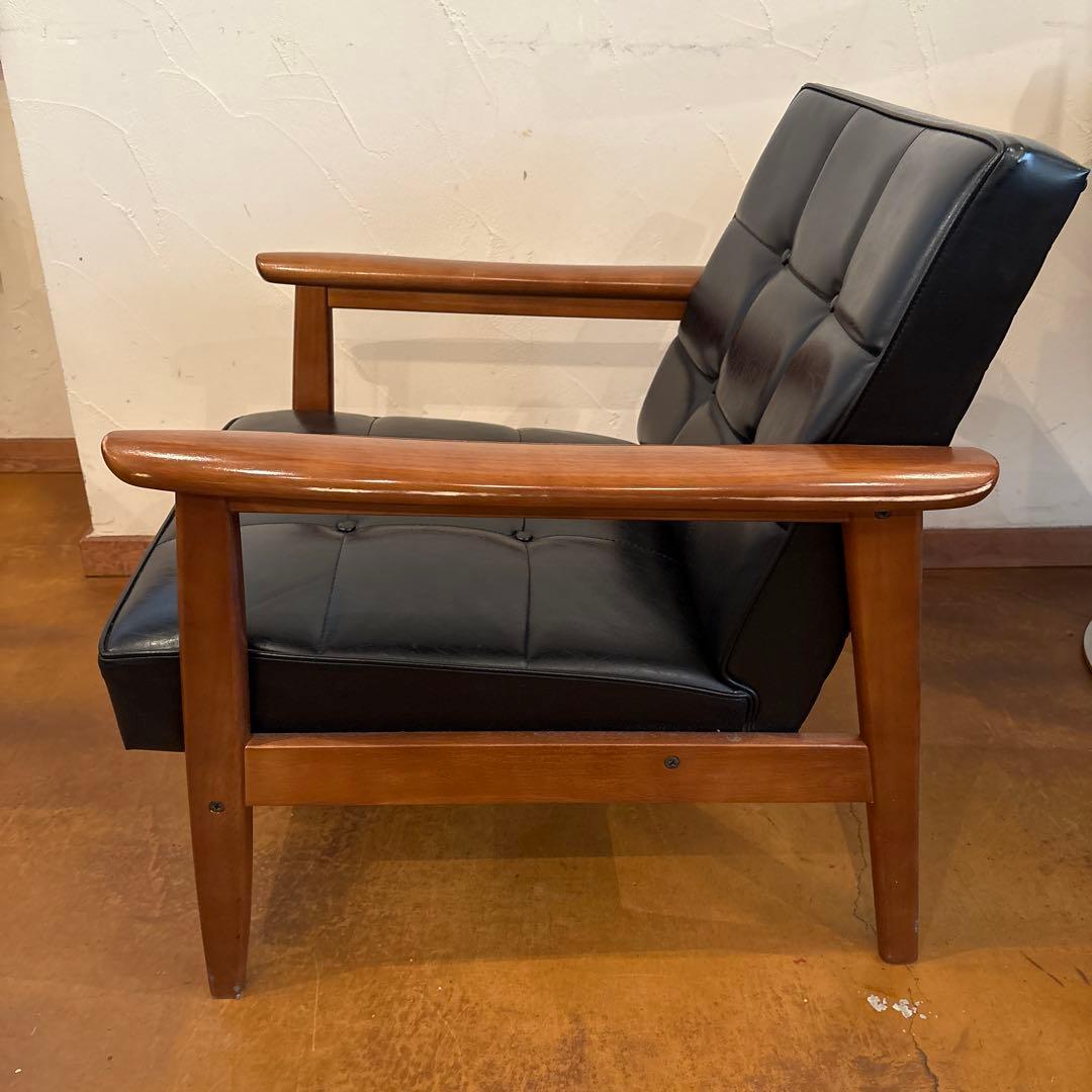 カリモク60 1人掛けソファ 黒①