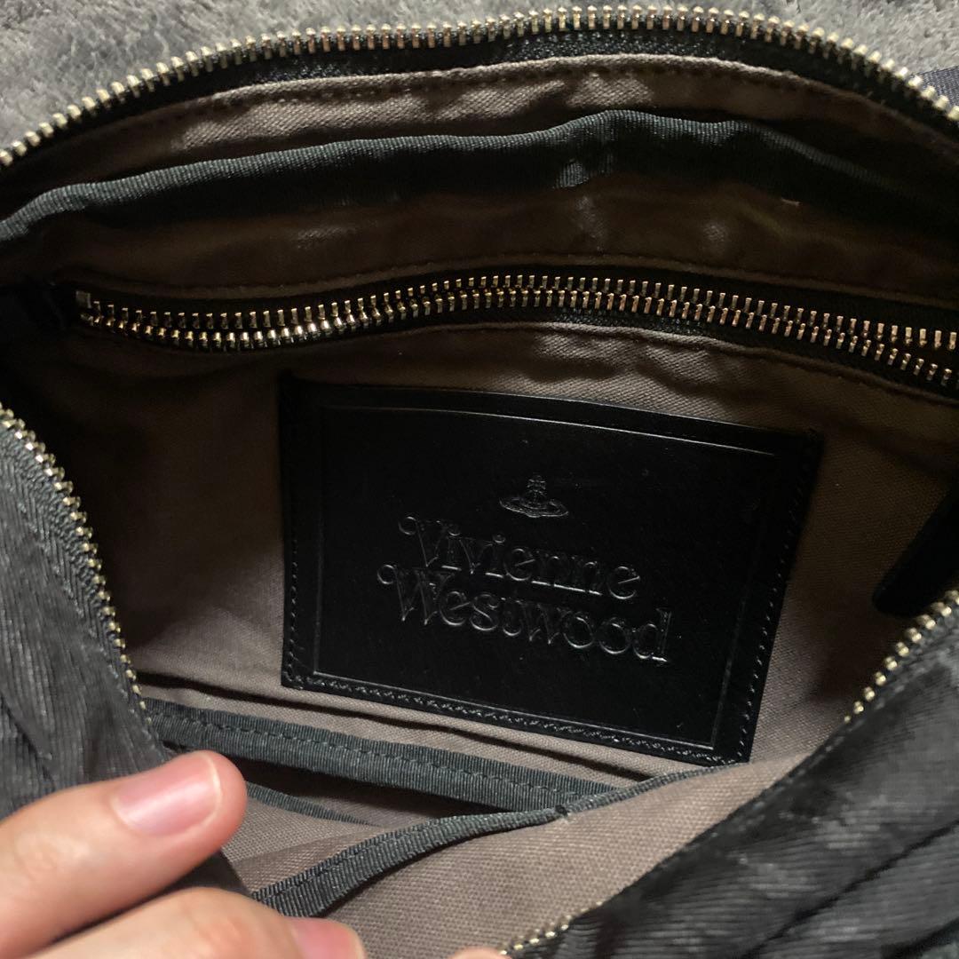 【最終値下げ】Vivienne Westwood エンボス ショルダーバッグ