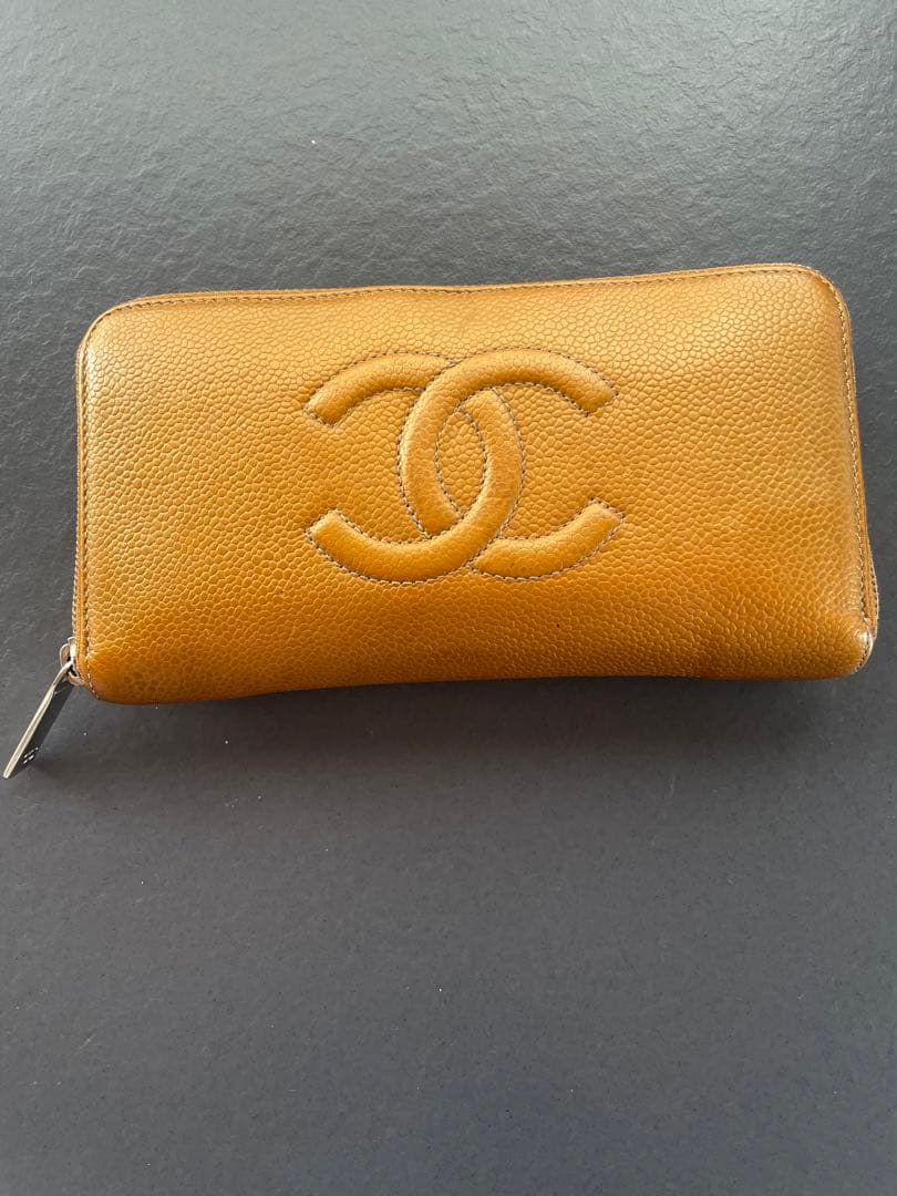 希少色　CHANEL シャネル　長財布　ゴールド