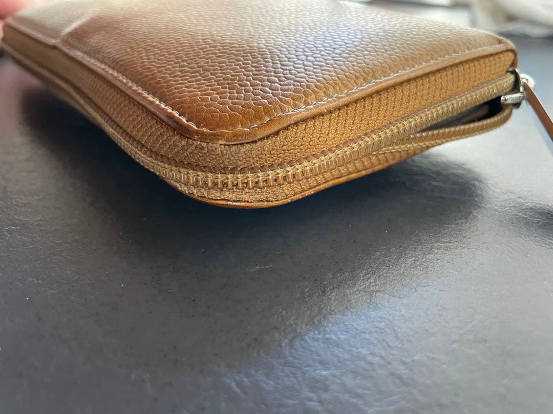 希少色　CHANEL シャネル　長財布　ゴールド