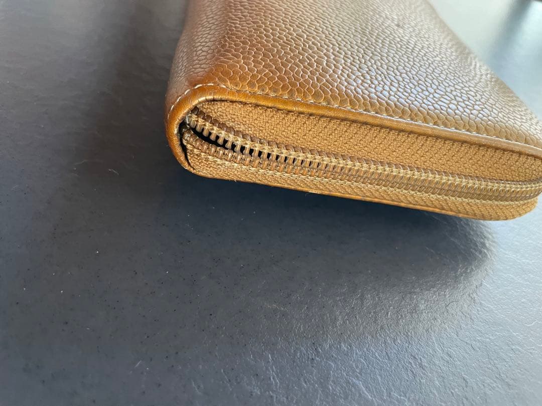 希少色　CHANEL シャネル　長財布　ゴールド