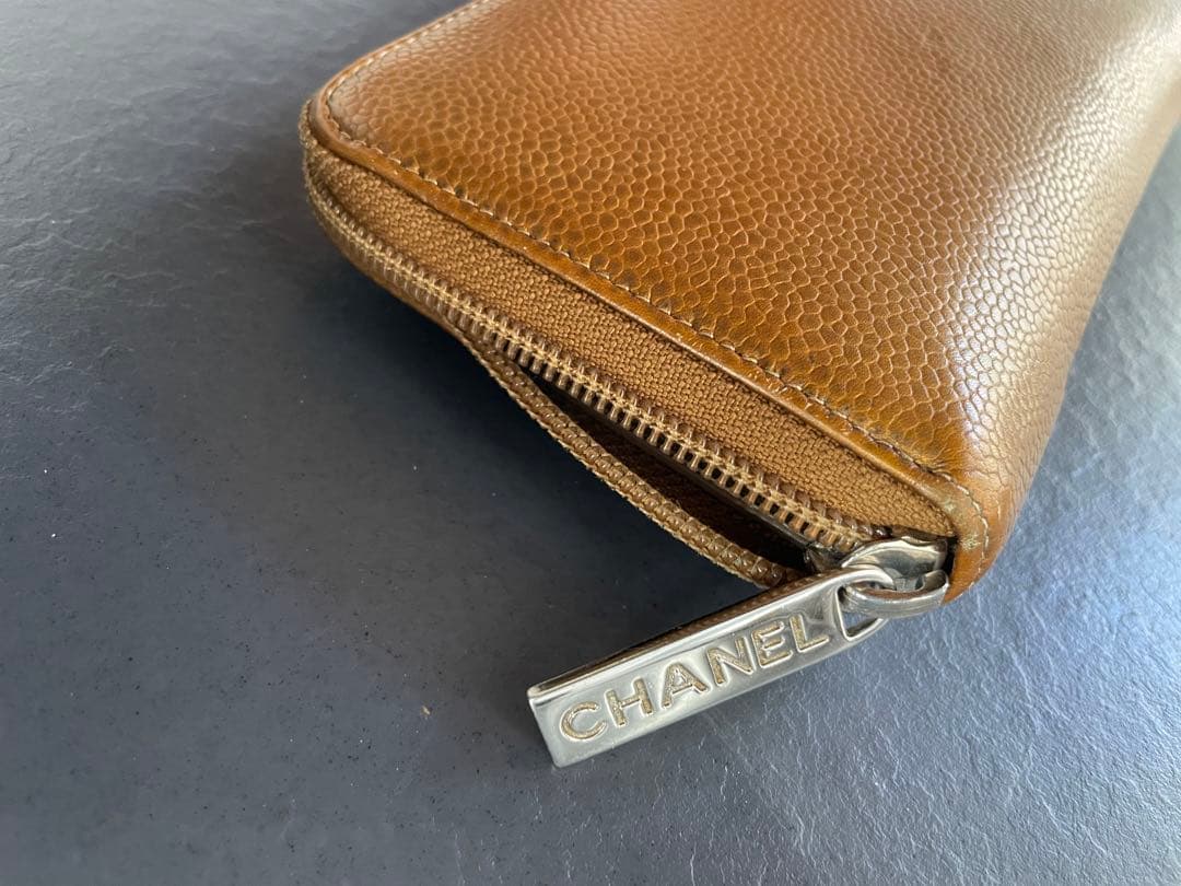希少色　CHANEL シャネル　長財布　ゴールド