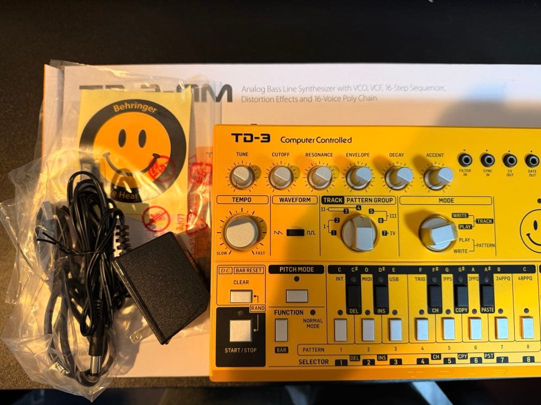 鍵盤楽器 BEHRINGER TD-3-AM