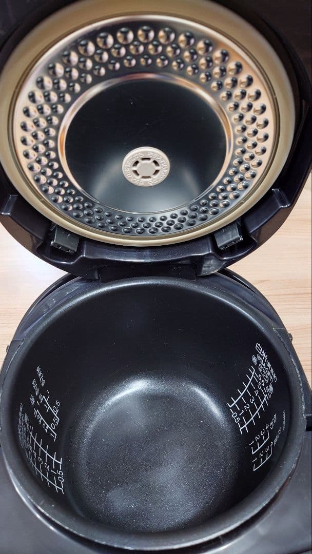 日立IHジャー炊飯器5.5合炊き RZ-BC10M 2022年製