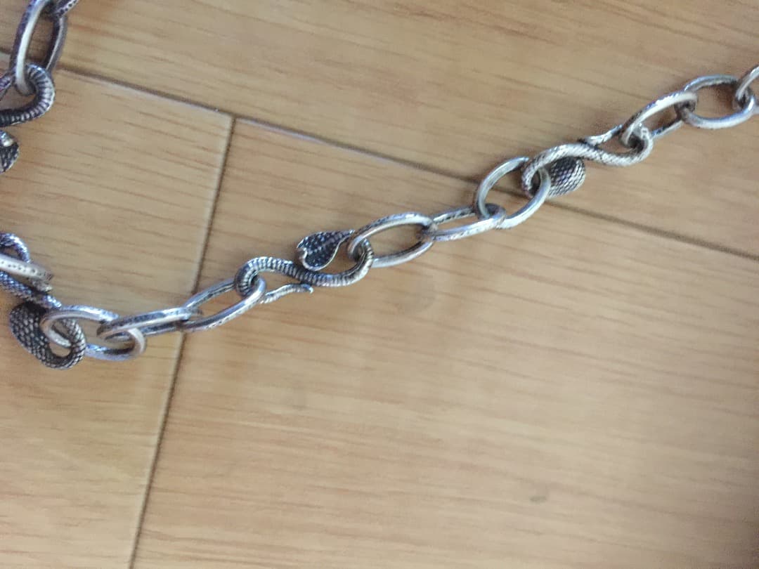 ブラックサインのウォレットチェーン