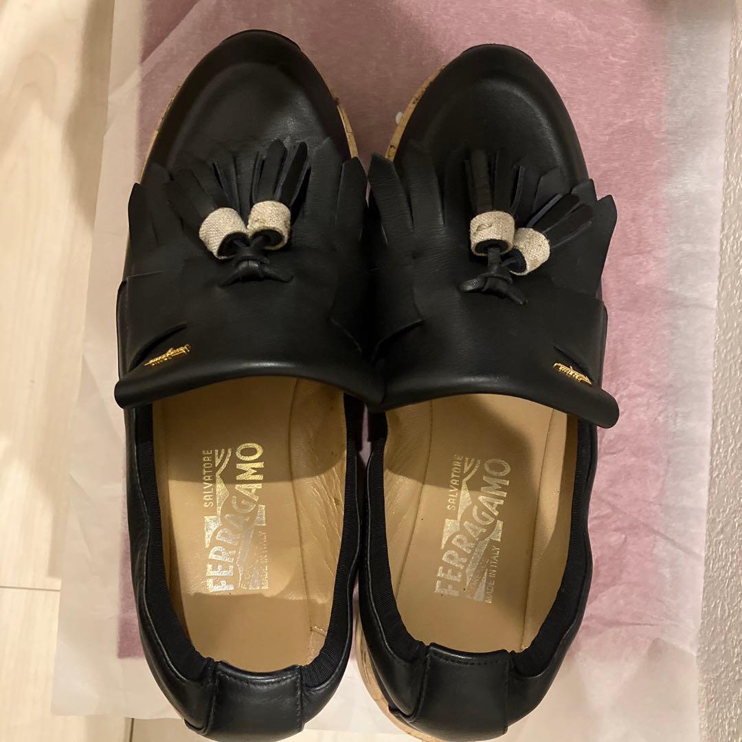 フェラガモ タッセルレザースリッポンローファー　靴袋付き MADOR 6
