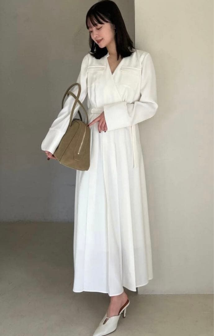 anuans アニュアンス　ダブルサテンノーカラータックワンピース　S