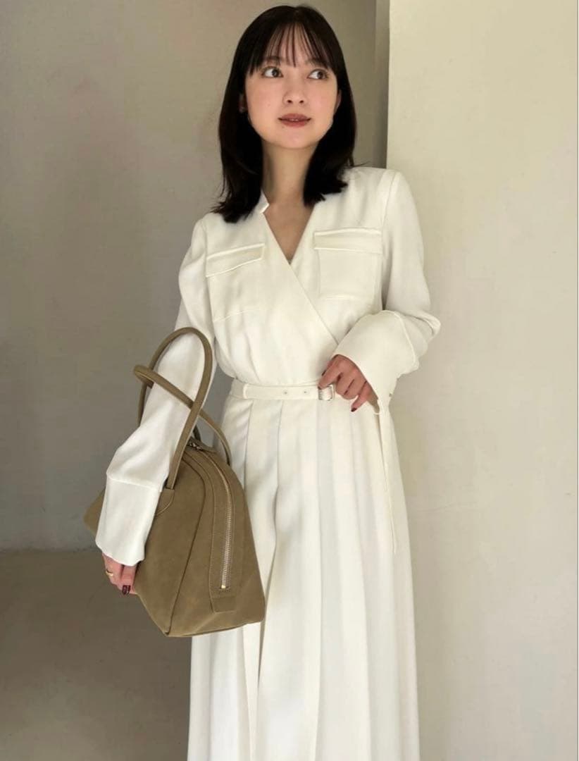 anuans アニュアンス　ダブルサテンノーカラータックワンピース　S