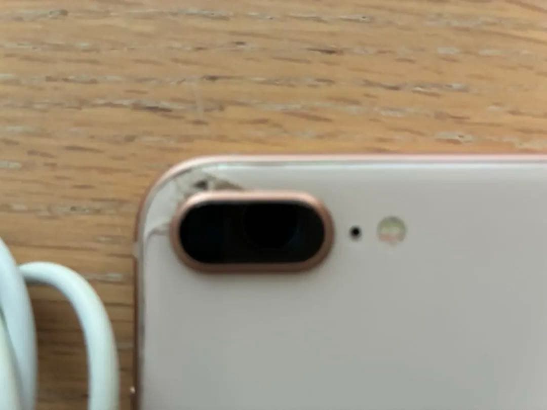 iPhone8プラス(ケース、ケーブル付)
