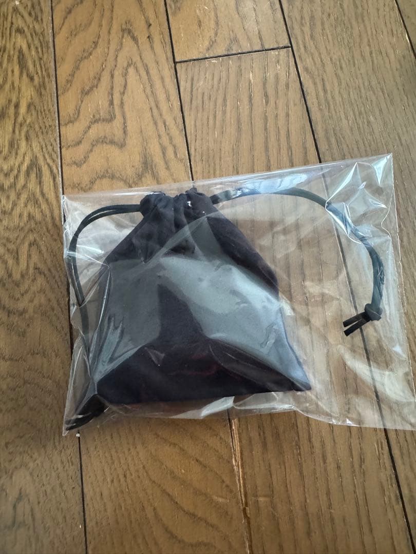 ファミリア 赤チェック ヘアクリップ ハート型　ヘアアクセサリー