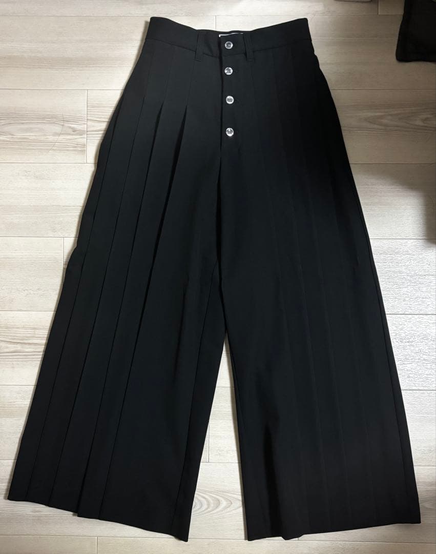 seyto 4タックプリーツバギーフレアパンツ ブラック サイズ0