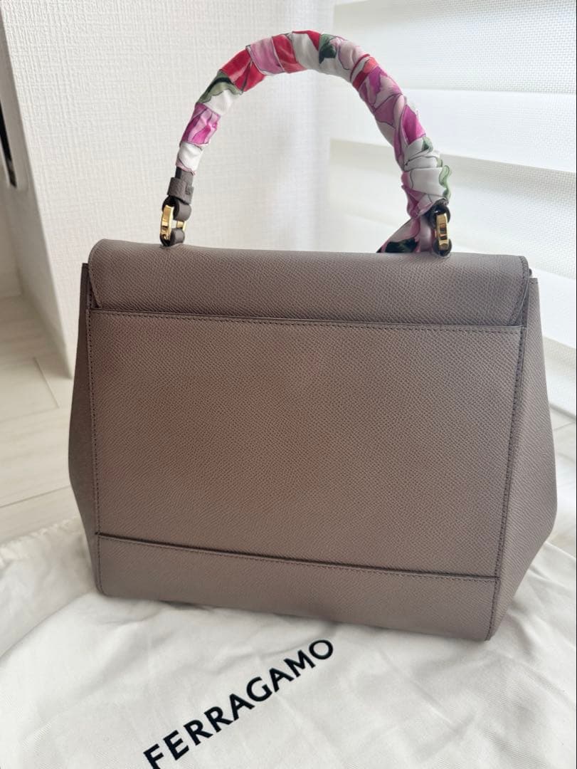 値下げ可★フェラガモ2wayハンドバッグ★バンドゥ付