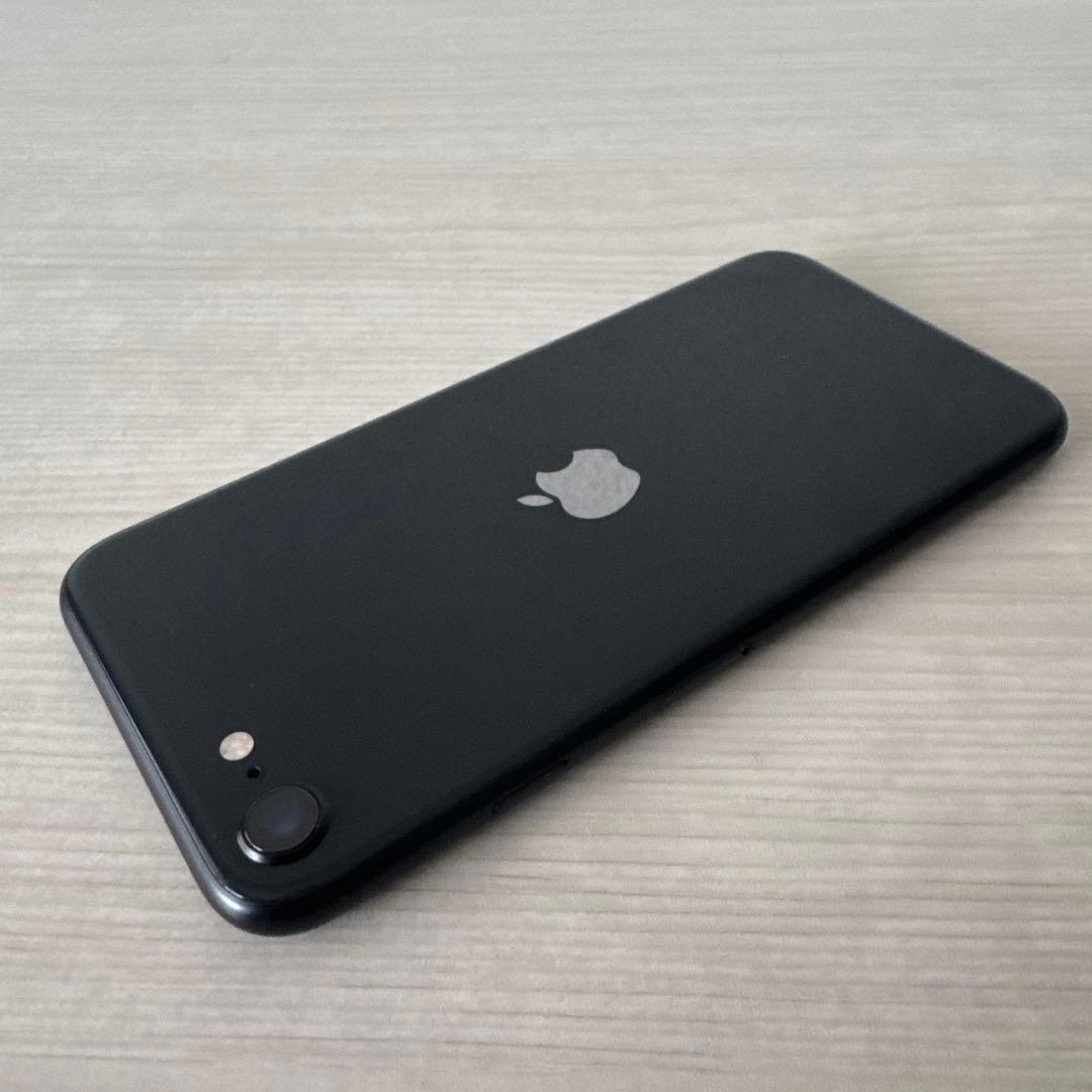 Apple iPhone SE (第2世代) ブラック 本体