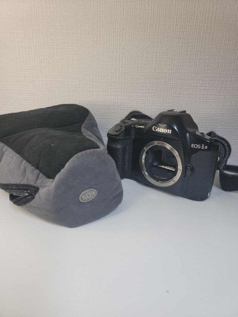 Canon EOS-1 一眼レフカメラ 本体とケース