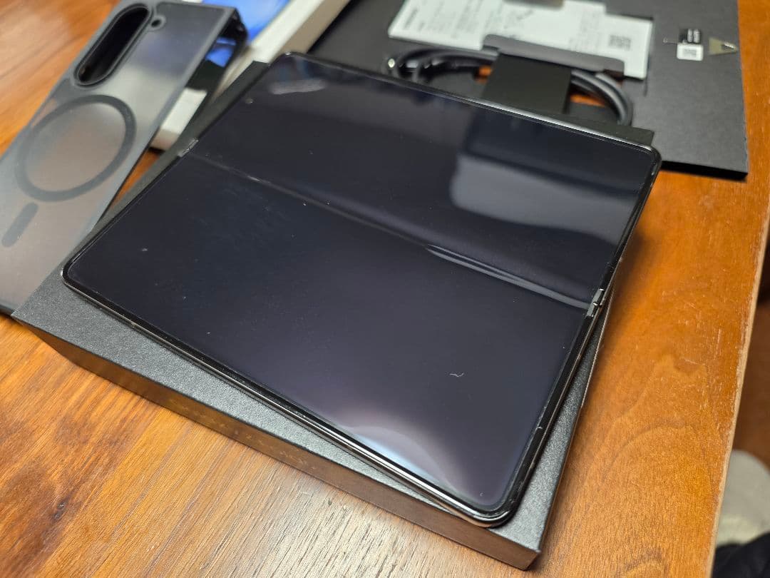 SAMSUNG Galaxy Z Fold 5 直販1TBモデル　オマケ付き