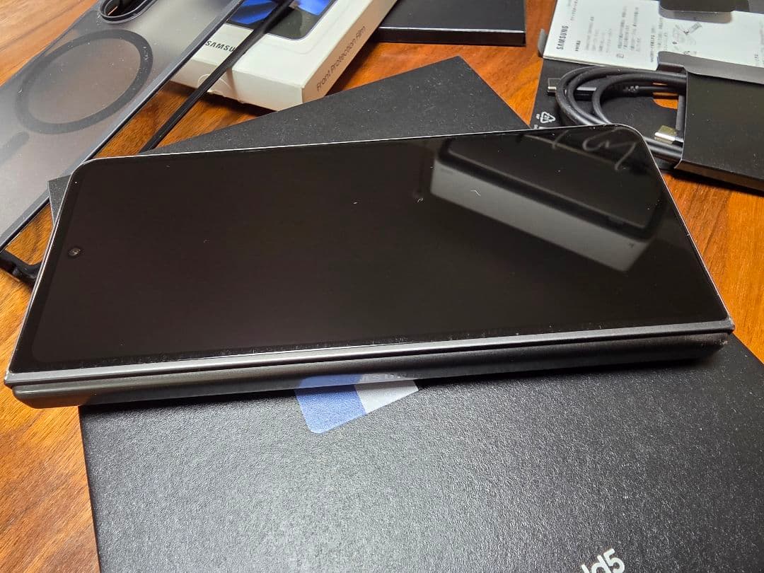 SAMSUNG Galaxy Z Fold 5 直販1TBモデル　オマケ付き