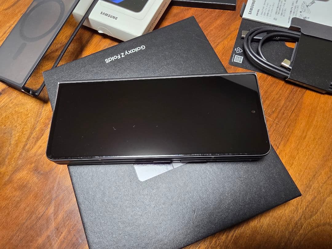 SAMSUNG Galaxy Z Fold 5 直販1TBモデル　オマケ付き