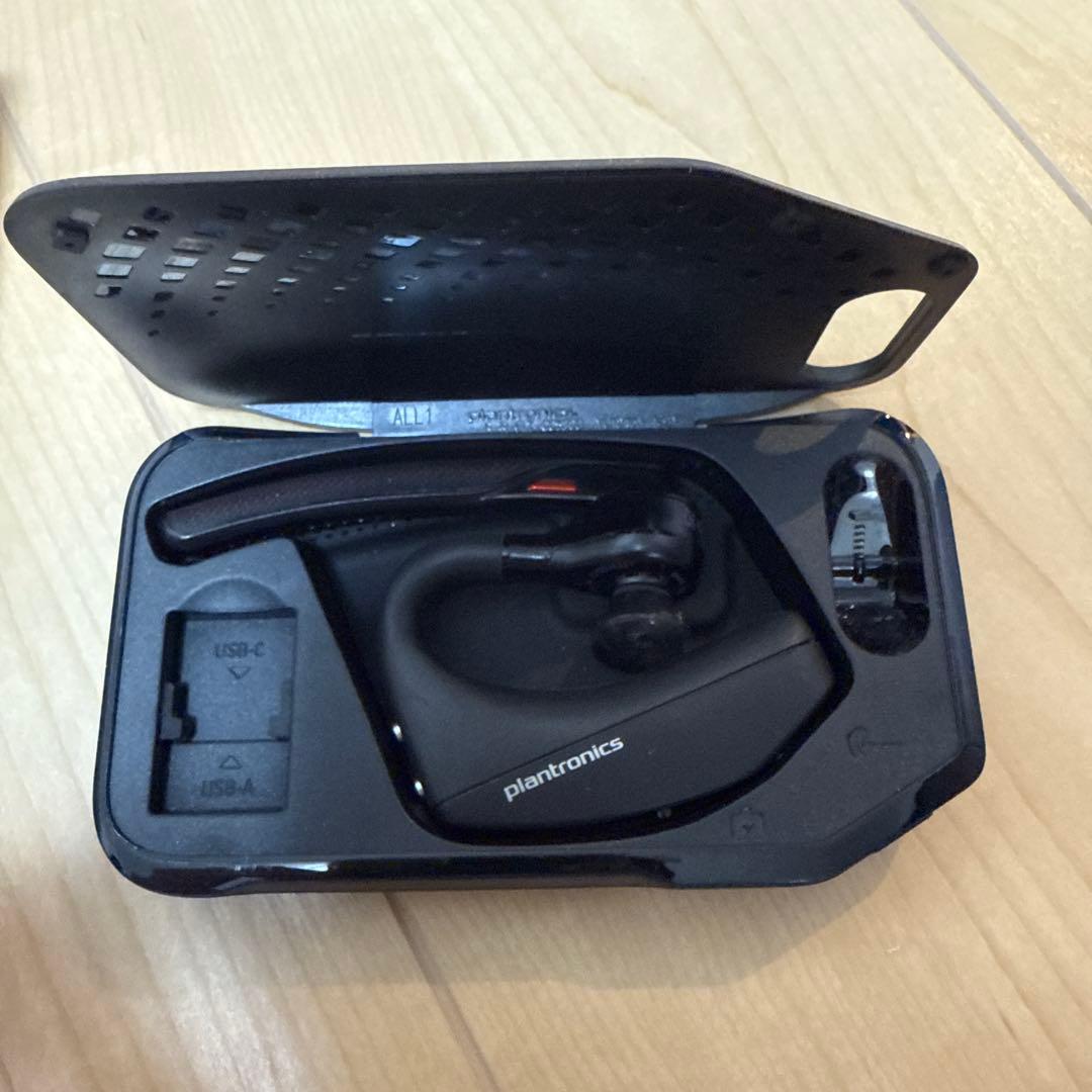 Plantronics Voyager 5200 + 充電ケース