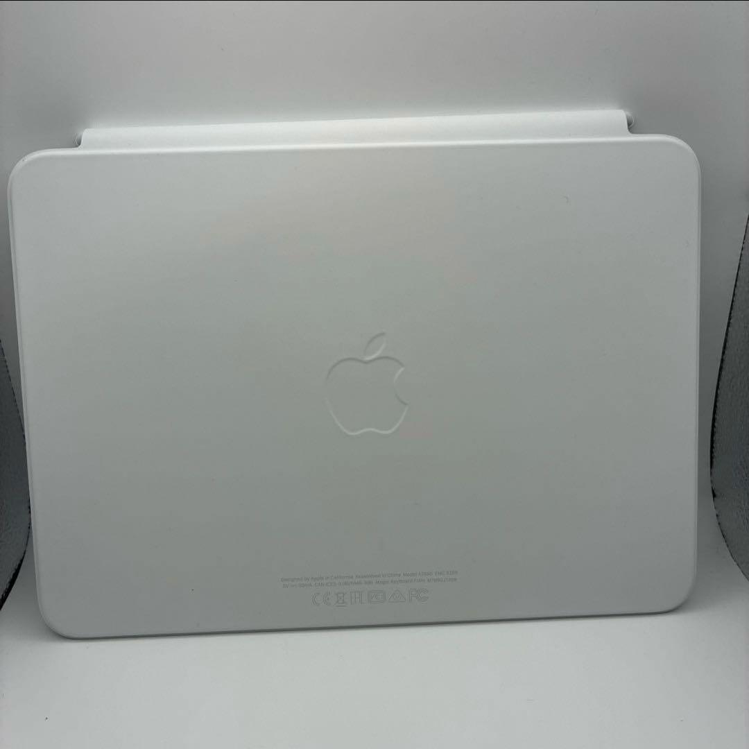 【美品】　iPad Magic Keyboard Folio A2695