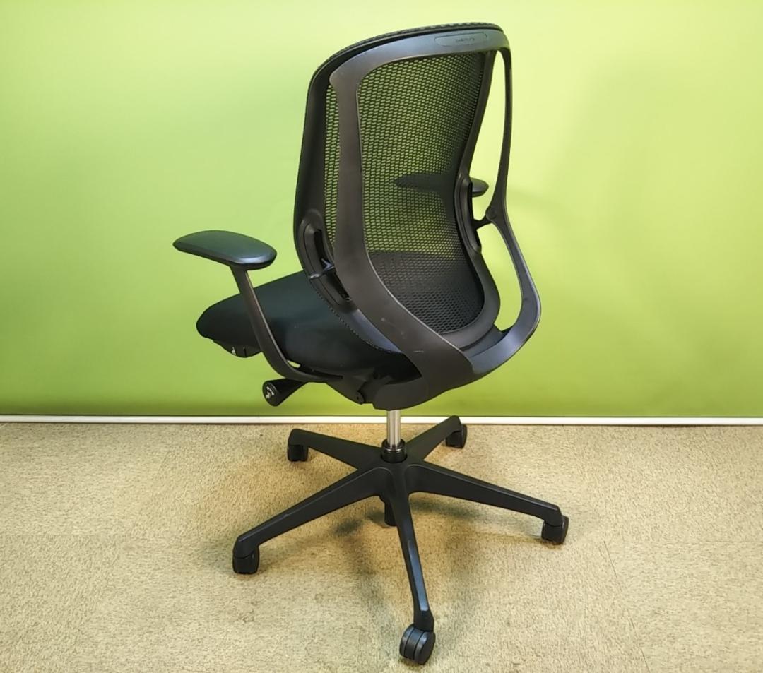 av　オカムラ　シルフィーチェア　ローバック　固定肘　前傾機能　メッシュ　中古品