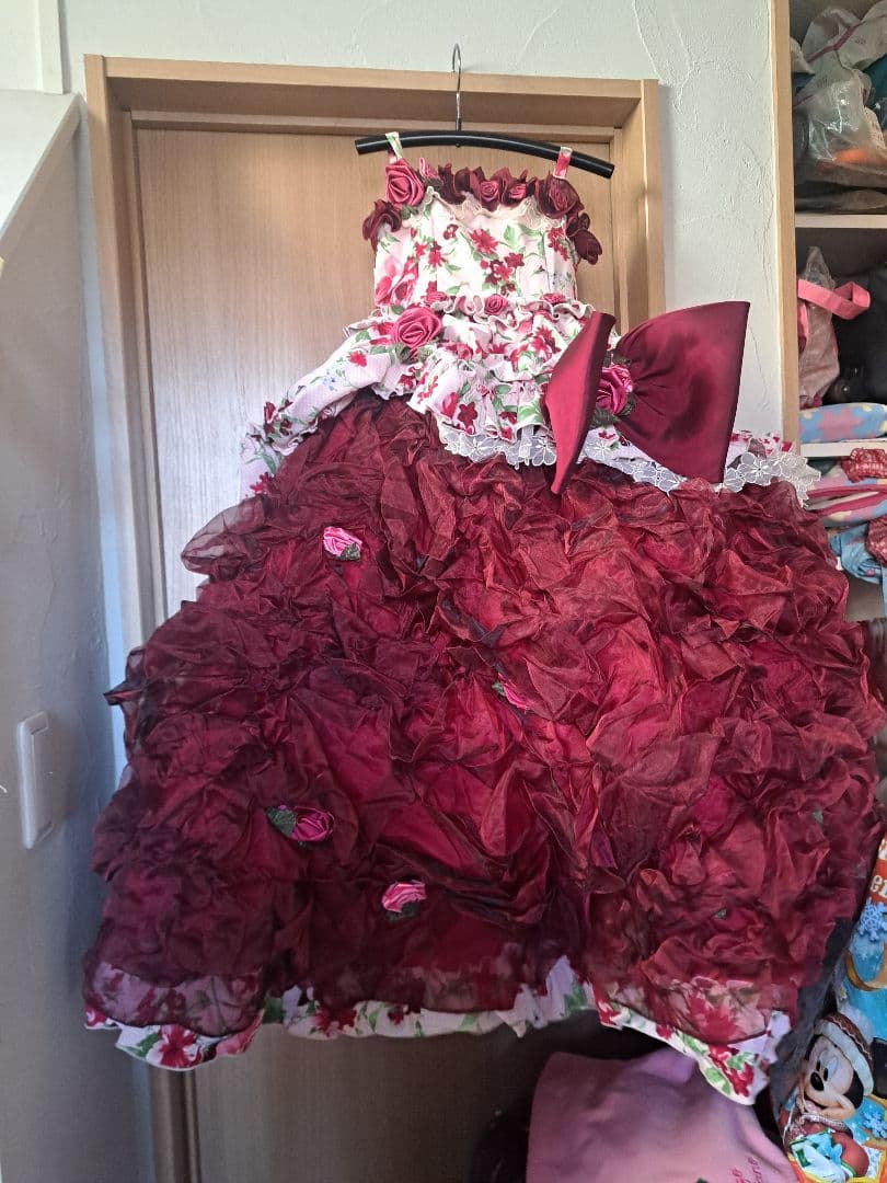 いちご　赤と白の花柄ドレス １20センチ7歳アイム