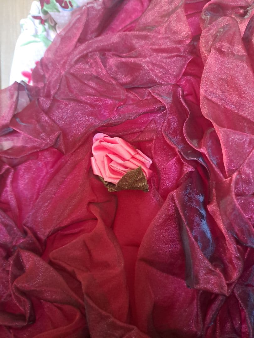 いちご　赤と白の花柄ドレス １20センチ7歳アイム