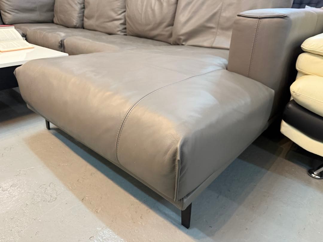 FaBRiCa 本革ソファ　IDC大塚家具　グレーソファ