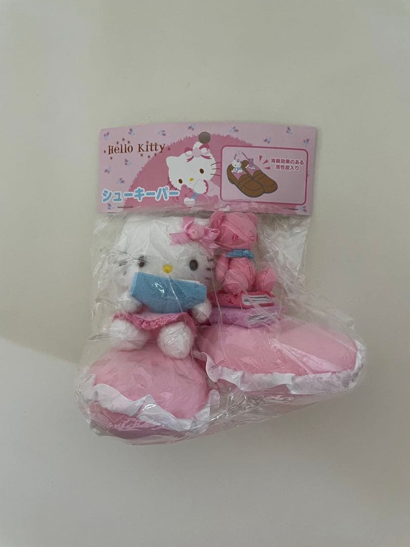 S*ね様 新品　完売品　貴重　Hello Kitty シューキーパー　Sanri