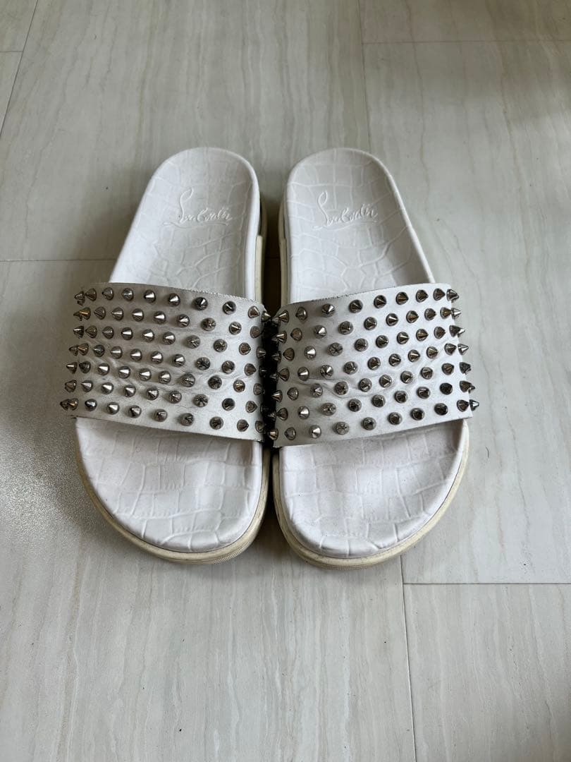 ルブタン　ホワイトスライドサンダル　白　サンダル