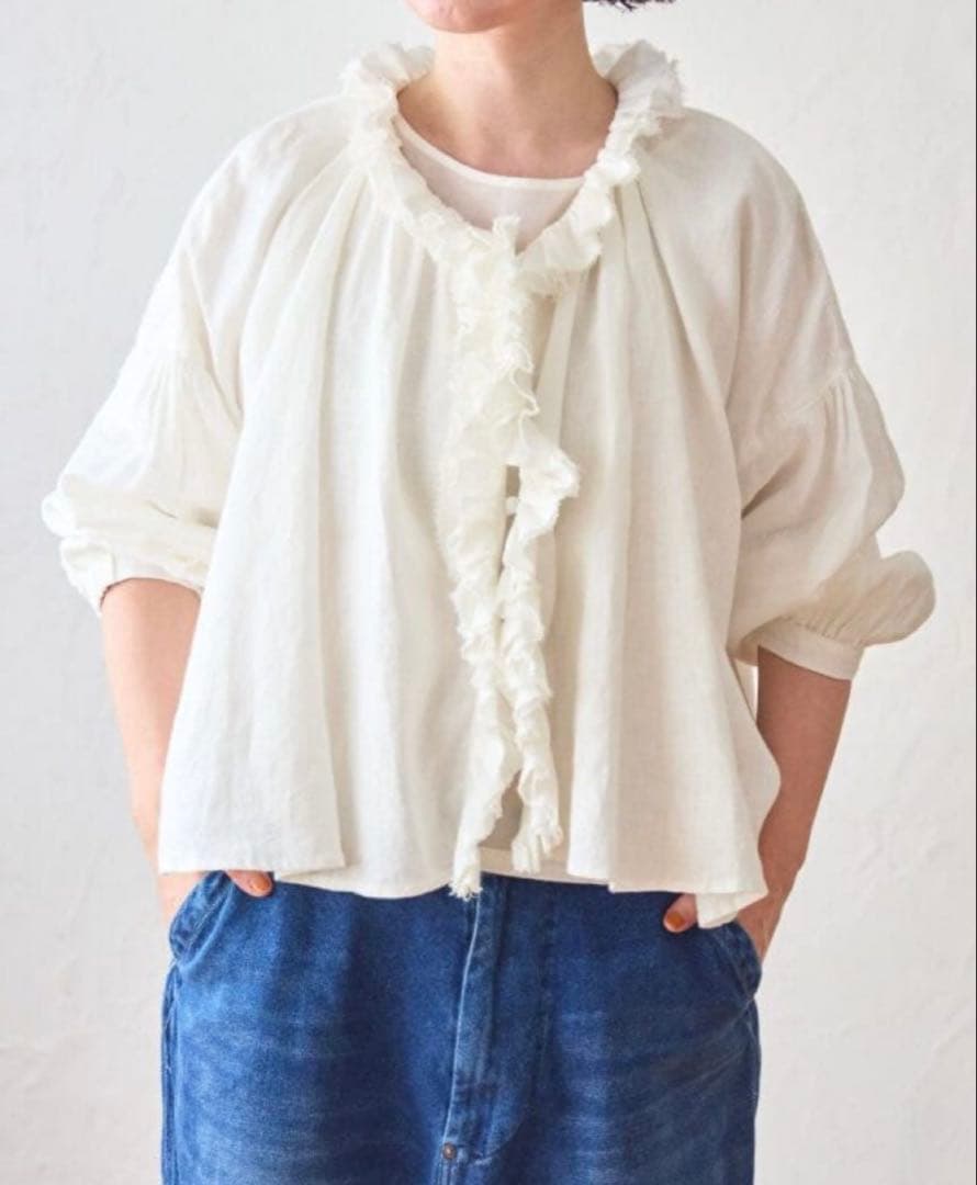 TUTIE. tomomiさんコラボ　リネンエアーウォッシュフリルブラウス