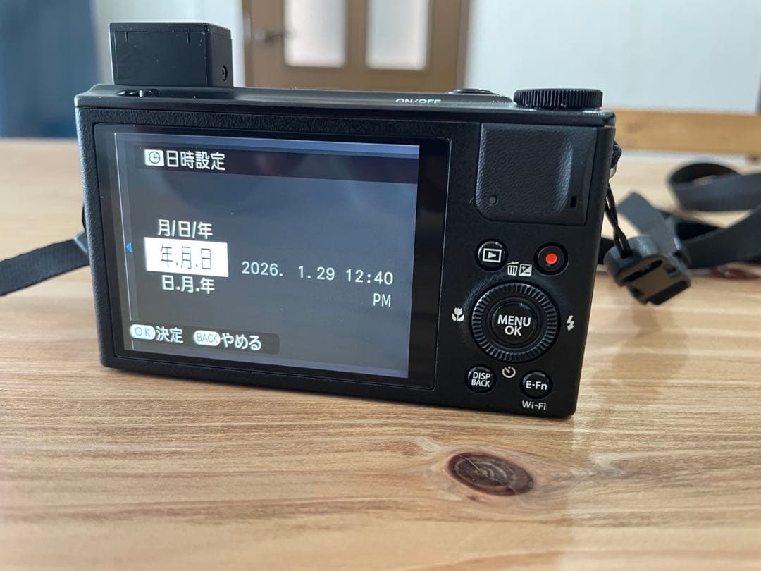 【完動、美品】FUJIFILM XQ1 コンパクトデジタルカメラ